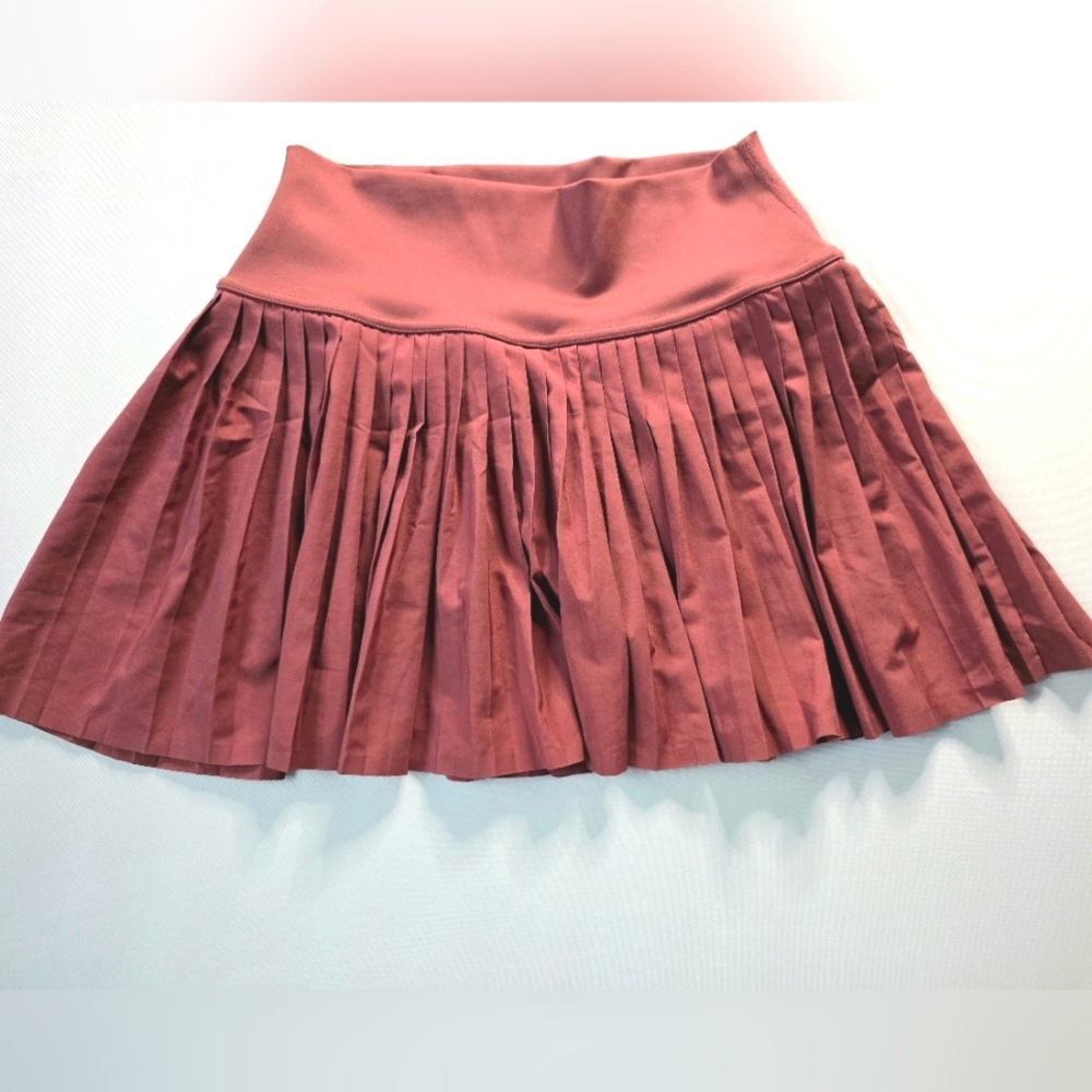 EUC ALO Yoga Grand Slam Tennis Skirt Mars Clay